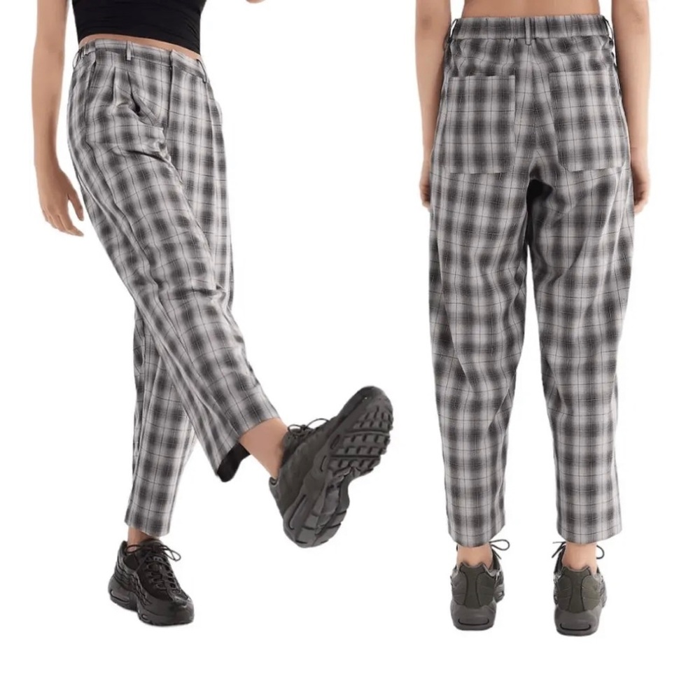 Urban Outfitters Arlo Relaxed Pleated Trouser